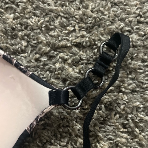 Victorias Secret Very Sexy push-up bra 32b - Picture 3 of 7